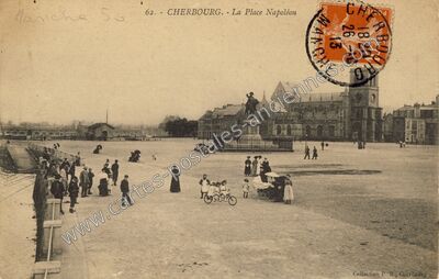 Carte postale ancienne La Place Napoléon — Cherbourg (Manche)