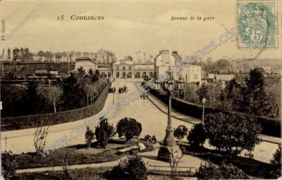 Carte postale ancienne Avenue de la gare — Coutances (Manche)