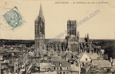 Carte postale ancienne La Cathédrale, vue prise à vol d'oiseau — Coutances (Manche)