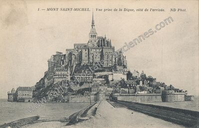 Carte postale ancienne Vue prise de la Digue, côté de l'arrivée — Le Mont-Saint-Michel (Manche)