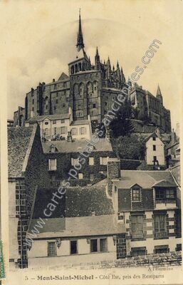 Carte postale ancienne Côté Est, pris des Remparts — Le Mont-Saint-Michel (Manche)