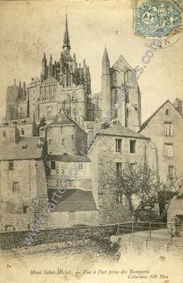Carte postale ancienne Vue à l'est prise des Remparts — Le Mont-Saint-Michel (Manche)