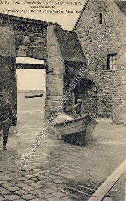 Carte postale ancienne Entrée du Mont Saint-Michel à marée haute — Le Mont-Saint-Michel (Manche)