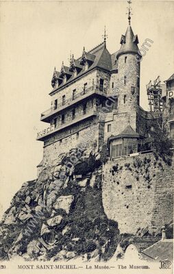 Carte postale ancienne Le Musée. — The Museum — Le Mont-Saint-Michel (Manche)