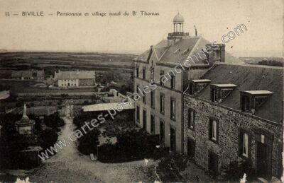 Carte postale ancienne Pensionnat et village natal du B° Thomas — Biville (Manche)