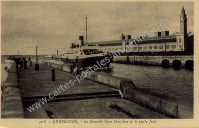 Carte postale ancienne La Nouvelle Gare Maritime et la petite Jetée — Cherbourg (Manche)