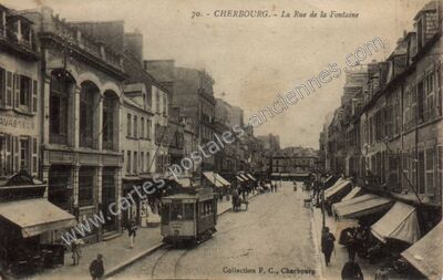 Carte postale ancienne La Rue de la Fontaine — Cherbourg (Manche)