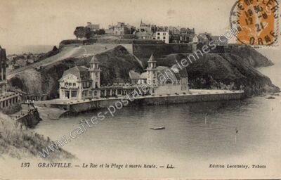 Carte postale ancienne Le Roc et la Plage à marée haute — Granville (Manche)