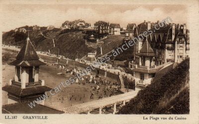 Carte postale ancienne La Plage vue du Casino — Granville (Manche)