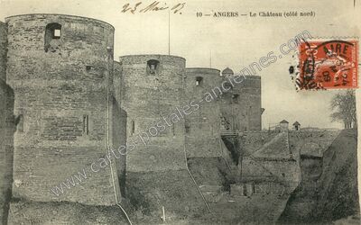 Carte postale ancienne Le Château (côté nord) — Angers (Maine-et-Loire)