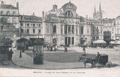 Carte postale ancienne Place du Ralliement et le Théâtre — Angers (Maine-et-Loire)