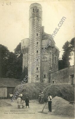 Carte postale ancienne Tour de la Bourgonnière — Bouzillé (Maine-et-Loire)