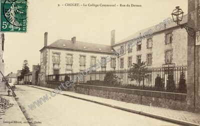 Carte postale ancienne Le Collège Communal - Rue du Deveau — Cholet (Maine-et-Loire)
