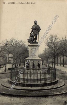 Carte postale ancienne Statue du Roi-René — Angers (Maine-et-Loire)