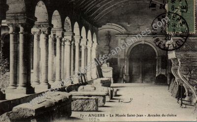 Carte postale ancienne Le Musée Saint-Jean - Arcades du cloître — Angers (Maine-et-Loire)