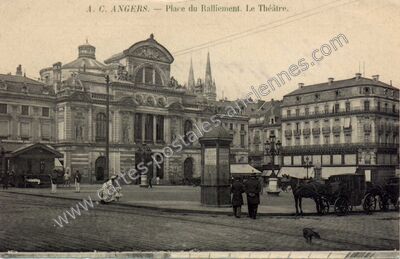 Carte postale ancienne Place du Ralliement. Le Théâtre — Angers (Maine-et-Loire)