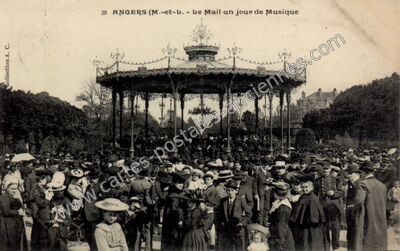 Carte postale ancienne Le Mail un jour de Musique — Angers (Maine-et-Loire)