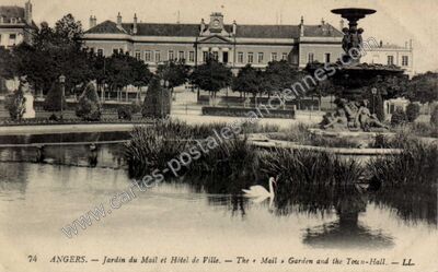 Carte postale ancienne Jardin du Mail et Hôtel de Ville — Angers (Maine-et-Loire)