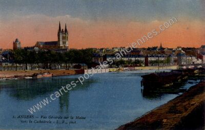 Carte postale ancienne Vue Générale sur la Maine vers la Cathèdrale — Angers (Maine-et-Loire)