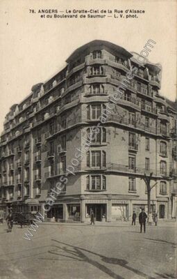 Carte postale ancienne Le Gratte-Ciel de la Rue d'Alsace et du Boulevard de Saumur — Angers (Maine-et-Loire)