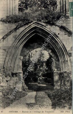 Carte postale ancienne Ruines de l'Abbaye de Toussaint — Angers (Maine-et-Loire)