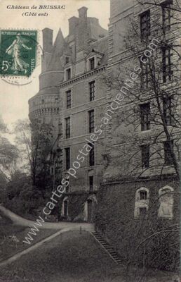 Carte postale ancienne Chateau de Brissac — Brissac-Quincé (Maine-et-Loire)