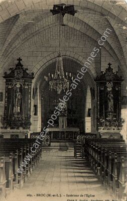 Carte postale ancienne Intérieur de l'Eglise — Broc (Maine-et-Loire)