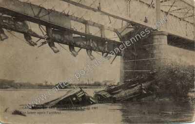 Carte postale ancienne Catastrophe — Les Ponts-de-Cé (Maine-et-Loire)