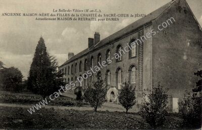 Carte postale ancienne Ancienne Maison-Mère des Filles de la Charité du Sacré-Cœur de Jésus Actuellement Maison… — La Salle-de-Vihiers (Maine-et-Loire)