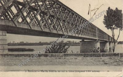 Carte postale ancienne Vue du Pont de fer sur la Loire — Saumur (Maine-et-Loire)
