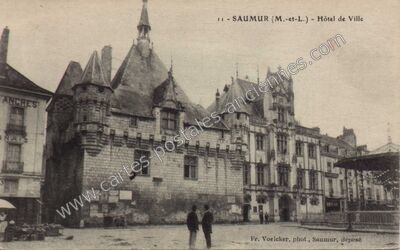 Carte postale ancienne Hôtel de Ville — Saumur (Maine-et-Loire)