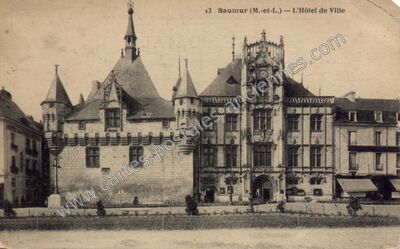 Carte postale ancienne L'Hôtel de Ville — Saumur (Maine-et-Loire)