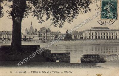 Carte postale ancienne L'Hôtel de Ville et le Théâtre — Saumur (Maine-et-Loire)