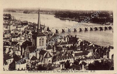 Carte postale ancienne La Vue générale et la Loire (côté Est) — Saumur (Maine-et-Loire)