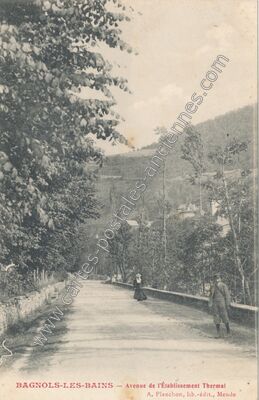 Carte postale ancienne Avenue de l'Établissement Thermal — Bagnols-les-Bains (Lozère)