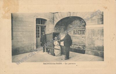 Carte postale ancienne Les porteurs — Bagnols-les-Bains (Lozère)