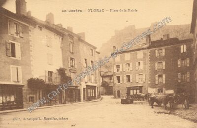 Carte postale ancienne Place de la Mairie — Florac (Lozère)