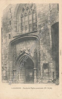 Carte postale ancienne Porche de l'Eglise paroissiale (IXe Siècle) — Langogne (Lozère)