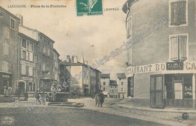 Carte postale ancienne Place de la Fontaine — Langogne (Lozère)