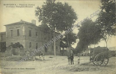 Carte postale ancienne Palais de Justice et Avenue Théophile-Roussel — Marvejols (Lozère)