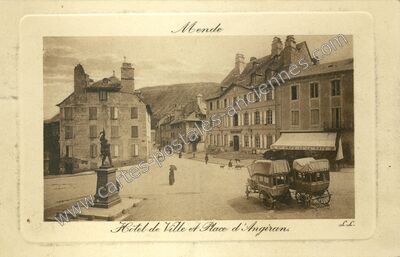 Carte postale ancienne Hôtel de Ville et Place d'Angiran — Mende (Lozère)