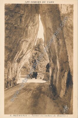 Carte postale ancienne Tunnel des rochers de Bouillèr:s — Meyrueis (Lozère)