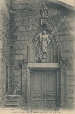 Carte postale ancienne Vieille Porte de l'Eglise (XVe siècle) — Saint-Chély-d'Apcher (Lozère)