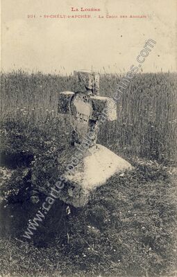 Carte postale ancienne LA CROIX DES ANGLAIS — Saint-Chély-d'Apcher (Lozère)