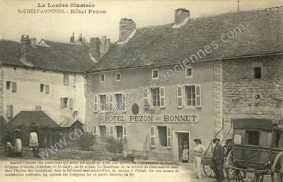Carte postale ancienne Hôtel Pezon — Saint-Chély-d'Apcher (Lozère)