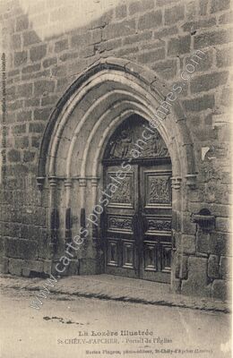 Carte postale ancienne Portail de l'Église — Saint-Chély-d'Apcher (Lozère)