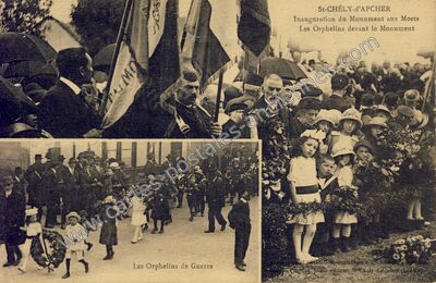 Carte postale ancienne Inauguration du Monument aux Morts — Saint-Chély-d'Apcher (Lozère)
