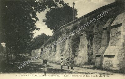 Carte postale ancienne Les Remparts et les Bords du Trec — Marmande (Lot-et-Garonne)