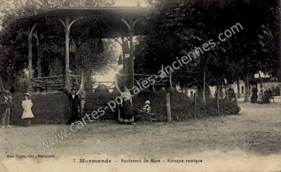 Carte postale ancienne Boulevard de Maré - Kiosque rustique — Marmande (Lot-et-Garonne)