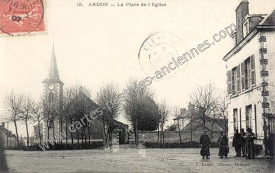 Carte postale ancienne La Place de l'Eglise — Ardon (Loiret)